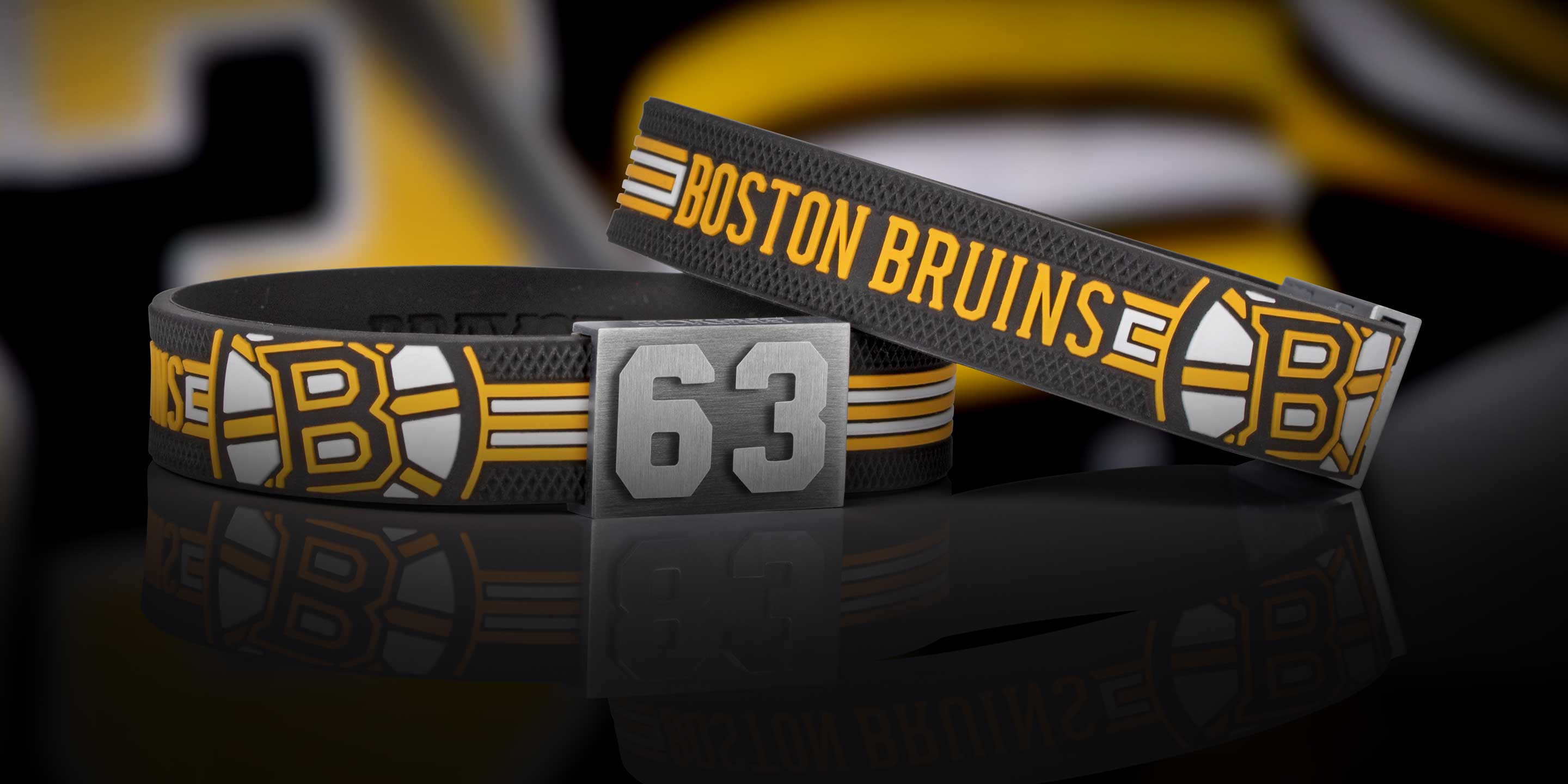 Boston Bruins braclet with a hockey puck haptic 